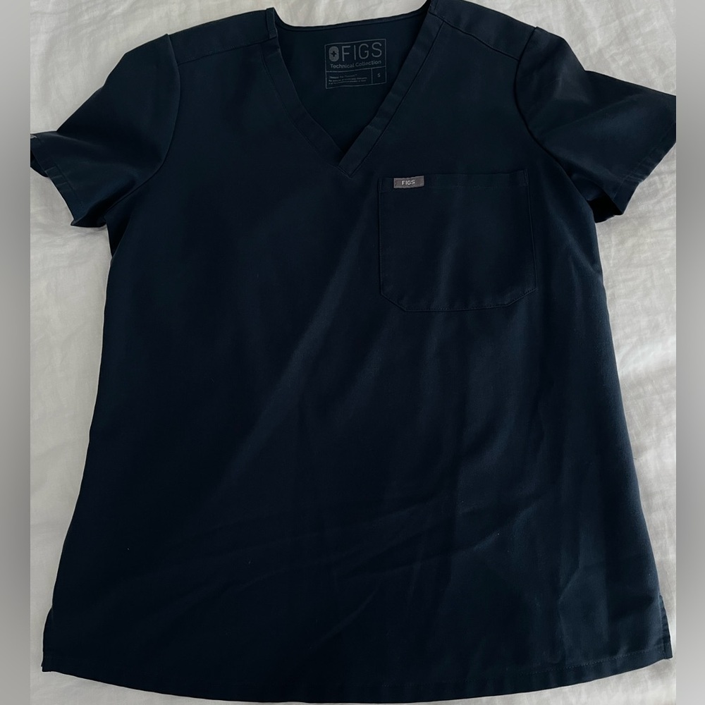 Figs Women's Navy V-Neck Scrub Top